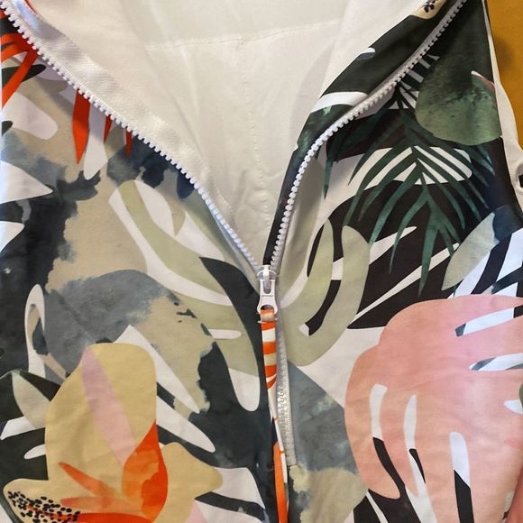 SHEIN Multicolor Tropical Print One Piece Swimsuit - Picture 3 of 4